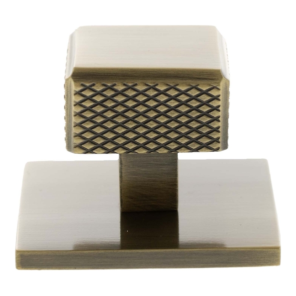 MHCKB1230AB � 20mm � Antique Brass � Millhouse Brass Eiffel Knurled Square Cabinet Knob on Plate