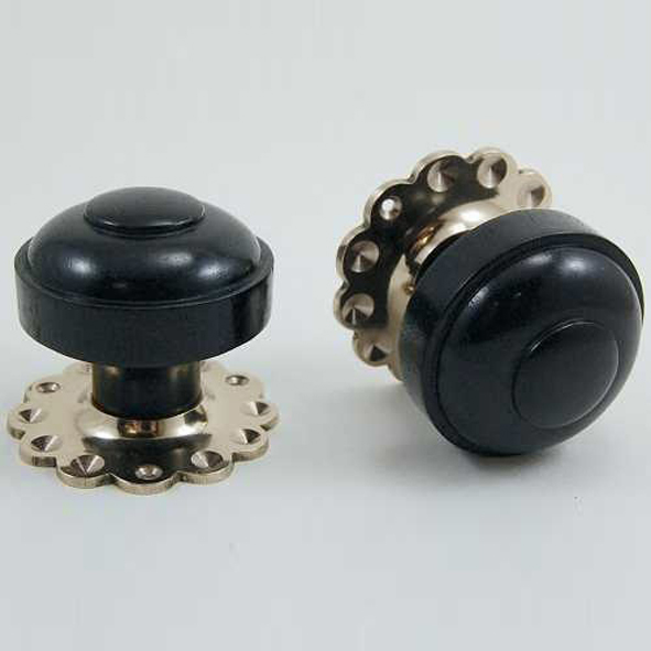 DKF082MXF-SNP  Ebony / Satin Nickel  Timber Ruskin Knobs On Daisy Roses