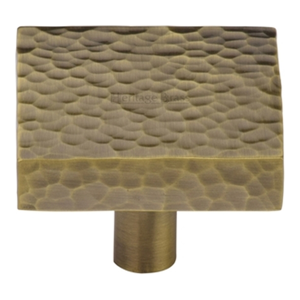 HAM3685-32-AT � 32 x 32 x 9 x 28mm � Antique Brass � Heritage Brass Square Hammered Design Cabinet Knob