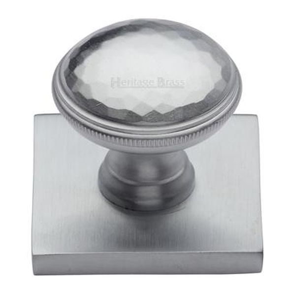 SQ4545-SC • 31 x 38 x 32mm • Satin Chrome • Heritage Brass Diamond Cut Cabinet Knob On Square Backplate