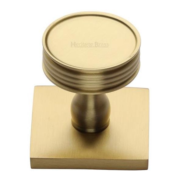 SQ4547-SB  32 x 38 x 36mm  Satin Brass  Heritage Brass Venetian Cabinet Knob On Square Backplate